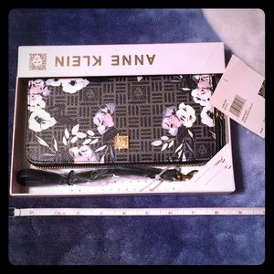 BNWT Ann Klein wallet